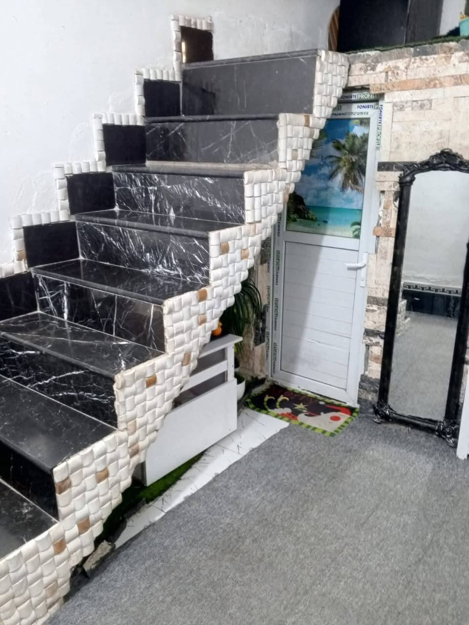 دار (طابو صرف) للبيع في كربلاء المقدسة
الموقع المميز:
 كربلاء - ملحق الفارس: ركن على ثلاث شوارع ومقابيل مدرسة، والمنطقة مخدمة بالكامل بالتبليط.

مواصفات الدار:

المساحة: 65 متر مربع.

عدد الطوابق: طابقين.

التفاصيل: 3 غرف نوم + استقبال + صالة + مجموعات صحية.

 السعر: 95 مليون دينار (قابل للتفاوض).

 للتواصل والاستفسار (واتساب فقط):
يرجى مراسلتنا عبر الرابط المباشر أو الرقم التالي:
***********

ملاحظة: نعتذر عن استقبال المكالمات الهاتفية، التواصل متاح عبر الواتساب فقط لضمان سرعة الرد وتنظيم الحجوزات.
