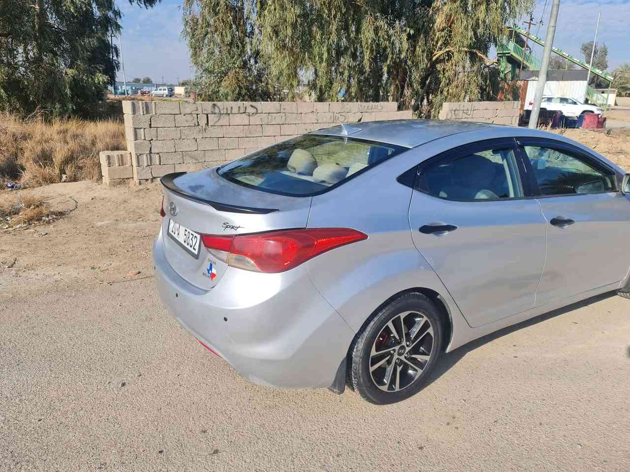 السلام عليكم
النترا 2012 وارد امريكي بدون ضربة ماشية ١٣٠ رقم ديالى دولي سنوية جديدة بسمي جاردة وصبغتها حزام قبل ١٠ ايام جاهزة بدون نقص 
ديالى كنعان 
***********
السعر 94
