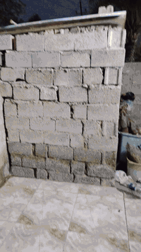 السلام عليكم دار للبيع المساحه 200متر بنيان ١٠٠ قرار 25 قرار محكمه العريفية الصمديه سدة الجنابات رقم الهاتف ***********
