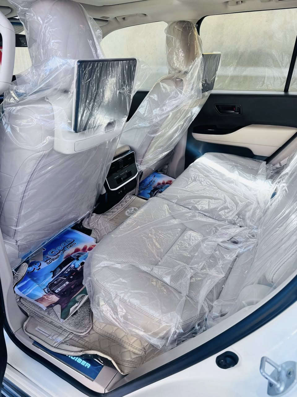 ‏‎السلام عليكم 
بعد التحية والتقدير 
تويوتا لاندكروز  2023   GXR بريم مكفوله من الصبغ  والبارد والشخوط والتبديل رقم بغداد باسمي تنفس طبيعي 
السياره
‏‎المواصفات
محرك 4000 v6 
بصمة
باب خلفي كهرباء
5 بصمات ابواب
‏‎8 ايرباك
‏‎سلايد
كراسي جلد  وكهرباء
‏‎3 شاشات 
هاند بريك دكمه 
‏شاحن واير لس 
‏‎انارة ترحيب
زراك لايت
‏‎دوسات ليزرية كتابة LAND CRUISER
‏‎ثلاجة
‏‎حساس امامي+خلفي
بجم زنون 
‏‎مري شفط +قلاب 
‏‎اشارة بالمري
ويل حجم 20 
ماشيه32 حقيقي شرط الفحص 
وباقي المواصفات المعروفه 
صدر امامي خلفي كير محرك كهربائيات تخم تاير كلة بشرط العدة والكتلوكات والكاعيات  وغراضها كلها موجوده
السعر 660وبيها مجال 
مكان السياره الديوانية 
للاتصال 
***********//
***********//
