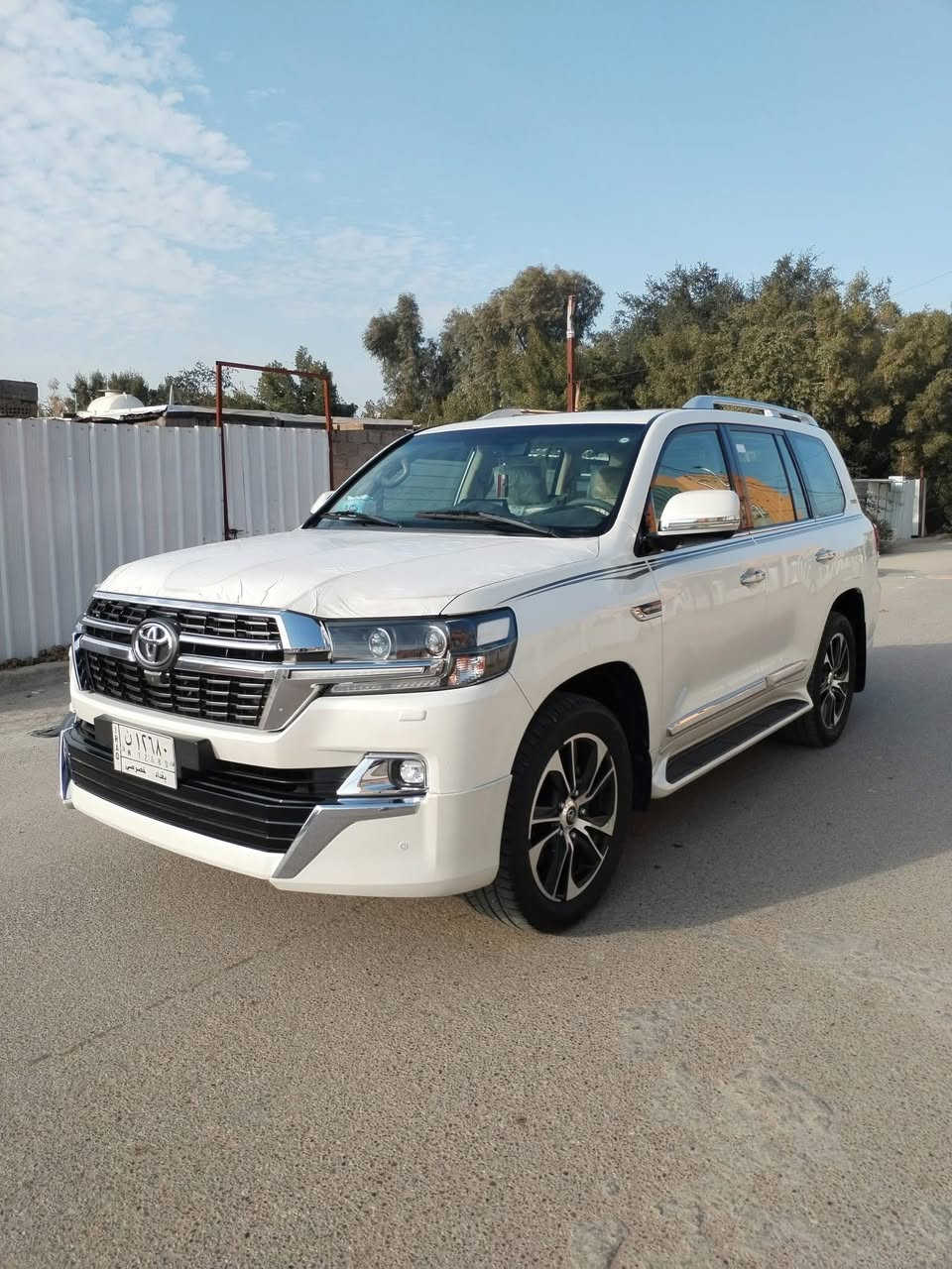 للبيع لاندكروزر ساز باب اول كراند تورنك GXR ٨ سلندر ٤٦٠٠  فول معروفه موصفات الساس بيها شويه صبغ بل بنيد ماشيه ٨٩ السعر ٥٥ الف بيها مجال عنواني الدوره ***********
