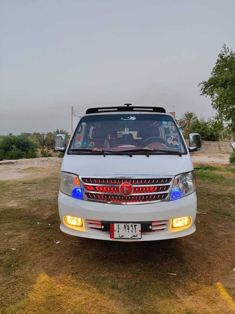 السلام عليكم سياره فاتون مديل 2014. رقمها مثنئ مداور ثاني.  مكاني طريق كربلا نجف السعر 75وبيها مجال حك الجيه للتصال ***********
