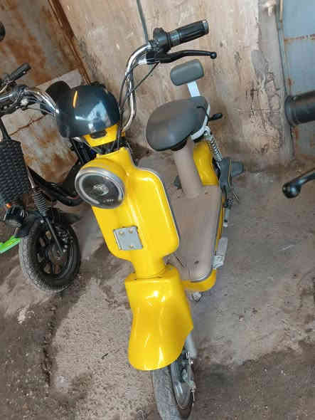 سلام عليكم 
دراجه حجم 14 موديل 25 كفاله عامه 
بلوتوث 
العنوان البياع 
300 وبيها مجال 
*********** بي واتساب
