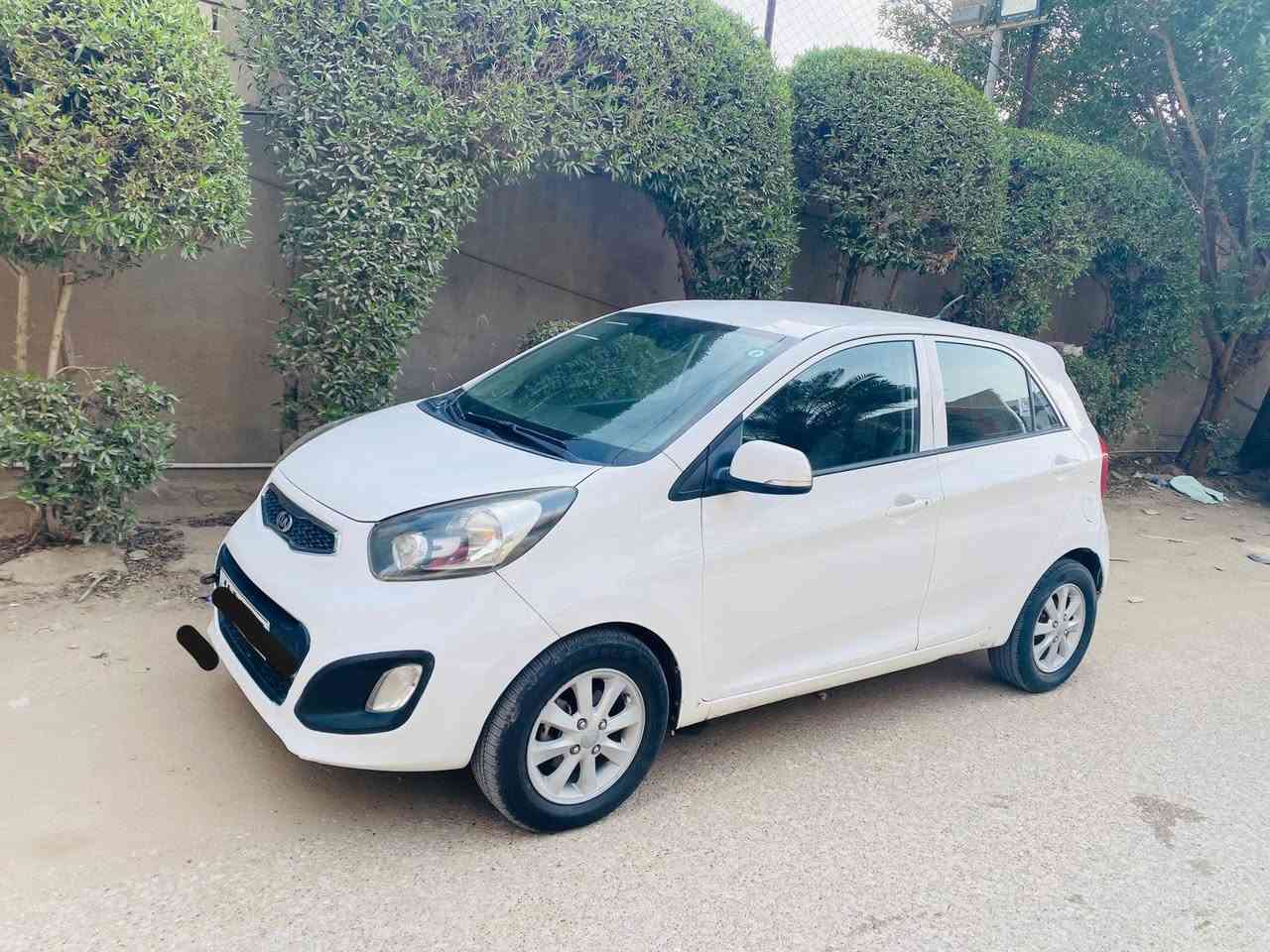 سلام عليكم للبيع كيا بيكانتو ٢٠١٤ خليجي رقم بغداد محرك ٤ سلنتر بيها صبغ جاملخ أمامي سيارة سيارة جاهزه من كلشي كير محرك تبريد السعر ٧٥ اتصال ***********
