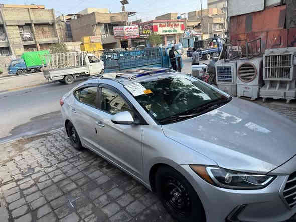 السلام عليكم 
النترا موديل 2017 مواصفات SE السيارة وارد امريكي  حادثه هاوزن وربع الخاملغ خلفي صفحة العبري وبلعراق بيه دوسة صفحة اليمنه معمرة والسيارة مكينه دوش ألفين المرغوب لاتبخير ولاتنقيص السيارة تخم تايرات دوشمة جديدة 

كير ومكينه مامفتوح السيارة جديدة 

السعر 135 وبيه مجال للاستفسار الاتصال ***********
