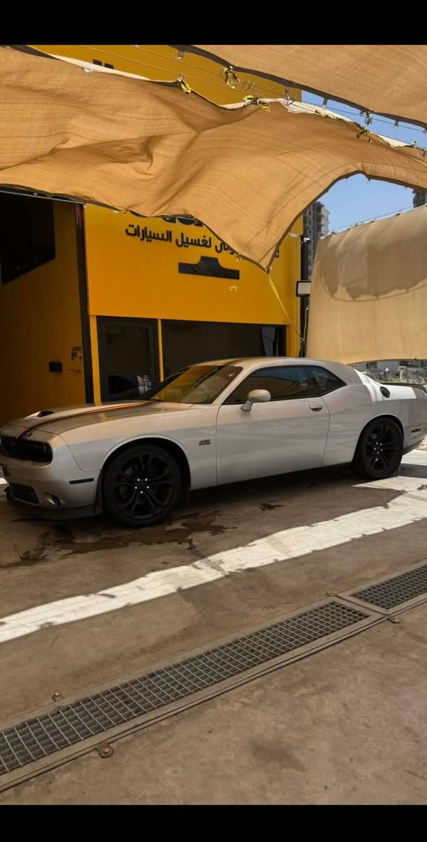 جالنجر rt موديل ٢١
مكينه 5700 
اويل كاتش كان
دبات موبار سود
بوابات كتم صوت
برمجة سيفتي وكت اوف يم غيث السراي 
بك لايت متغير ع التلفون 
شاشة كار بلي وسط
تايرات خلفي نيتو سمي سلك 305
عليها منظومة غاز ١٠٠ لتر جديدة بس فاصلها ممشغلها تكدر تشغلها يم اي ورشة صيانة للغاز 
سيارة كاملة بدون اي نقص 
عبوة فيول بمب جديدة
مروحة دبل جديد
بلكات ريسنك
ضربتها صفحة الصدر
ابيع مصبوغة حزام
رقمها اربيل 
السيارة كلش حلوة وناصبة 
مكاني بغداد حي الجهاد
سعرها 165 وبيها مجال 
***********
