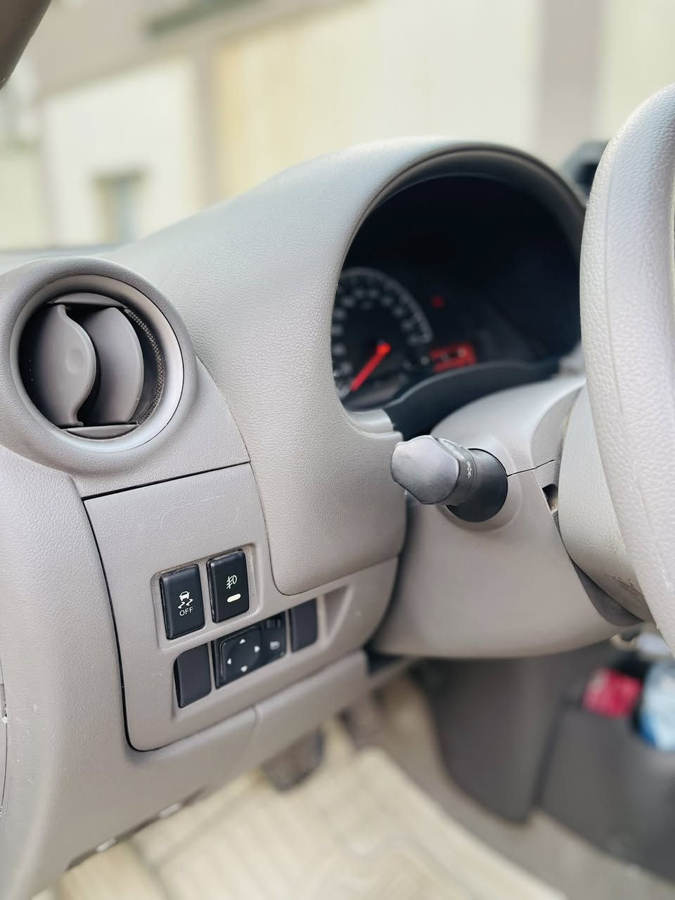 السلام عليكم نيسان سني هندي بليتة زركة الأصلي ٢٠٢٠ رقم أربيل جديد تحويل ثاني يوم 
كير مكينة تبريد صدر جديد تاير مابيه اي نقص 
ماشية ١٣٠ الف يوجد صبغ ربع الجاملغ الخلفي اليسار موجود صور قبل وبعد صبغ اثر شخط بسيط مواصفات معروفة شاشة كامره حساسات تحكم مري مابيه اي نقص السعر ٩٩ مجال بسيط حق الجية فقط مكاني بغداد المشتل او شارع فلسطين كلشي ذاكر ب منشور شوف المنشور واتصل رجاءً مقطع فديو مع سونار  ت*********** احمد

