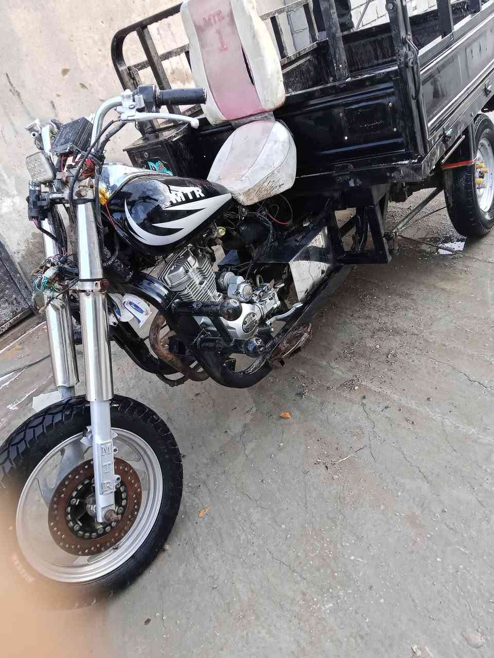 السلام عليكم ستوته للبيع مديل 2014 امتيار اوراق  العنوان ناصريه قرب حي الصناعي  السعر  مليون وربع وبيها مجال ***********
