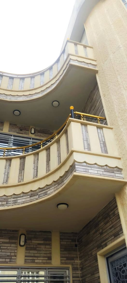 🏡 للبيع بيت ركن مميز جداً
✨ بناء حديث  مرتب
🏢 طابقين
📐 المساحة: 125 متر
📏 الواجهة: 6.25 متر
📏 العمق: 20 متر
📍 الموقع: حي السماح قرب متوسطة قوارير
✅ مناسب للسكن أو الاستثمار
للاستفسار مراسلة الخاص 📩 أو اتصال ☎️
***********
