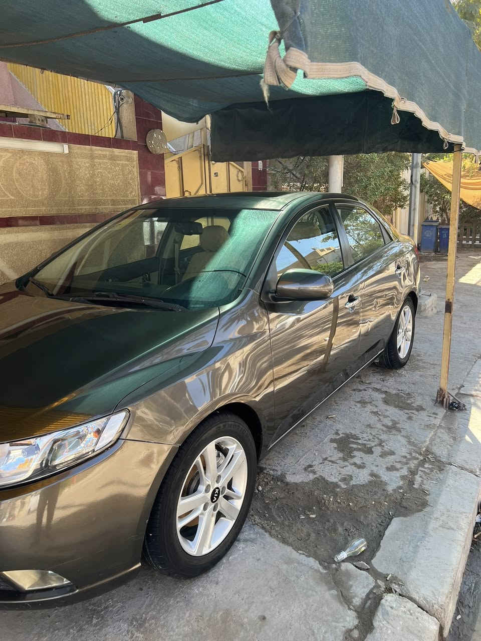 السلام عليكم سيراتو 2012
فول للاخير 
شفتات بل ستيرن 
تحكم جهتين
بصمه تشغيل
 فتحه سقف
 اشاير بل مري
مري كهرباء شفط 
كشنات جلد 
يدات نيكل بصمه ابواب 
كامره وشاشه اندرويد 
مرايه اوتو دم 
حساس رجوع خلفي بلادي
تبريد بيانو اوتو 
منضومه تبريد جديده ضمان لنهايه الصيف الجاي وصل موجود
5 تجاوي منفصل
محرك 16000 
كير 6 نمر
ماشيه 275
بيهة صبغ جاملغ خلفي طخه بصيطه مال دراجه شخط مواصله لا شواصي ولا داخل 
وبنيد مصبوغ بسبب الجراد وصوره عندي قبل الصبغ
وقمارتهة جارده
وجنطه السعر 97 وبيهة مجال
***********
