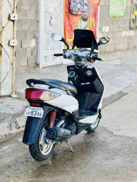 سكنس فحل للبيع دراجه نضيفه ومكينتها ناعمه اوراقها باسمي العنوان بغداد  قرب فلكة حي النصر السعر 600 للستفسار*********** /***********
