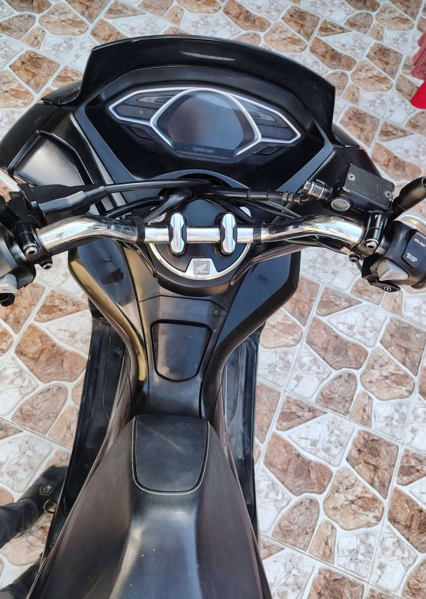 السلام عليكم
Pcx جيل ثالث ماشيه ٢٢ الف وارد كوري 
دراجه مكفوله من كل شي

مراوس ار كي أو دايوان لاتي

***********
