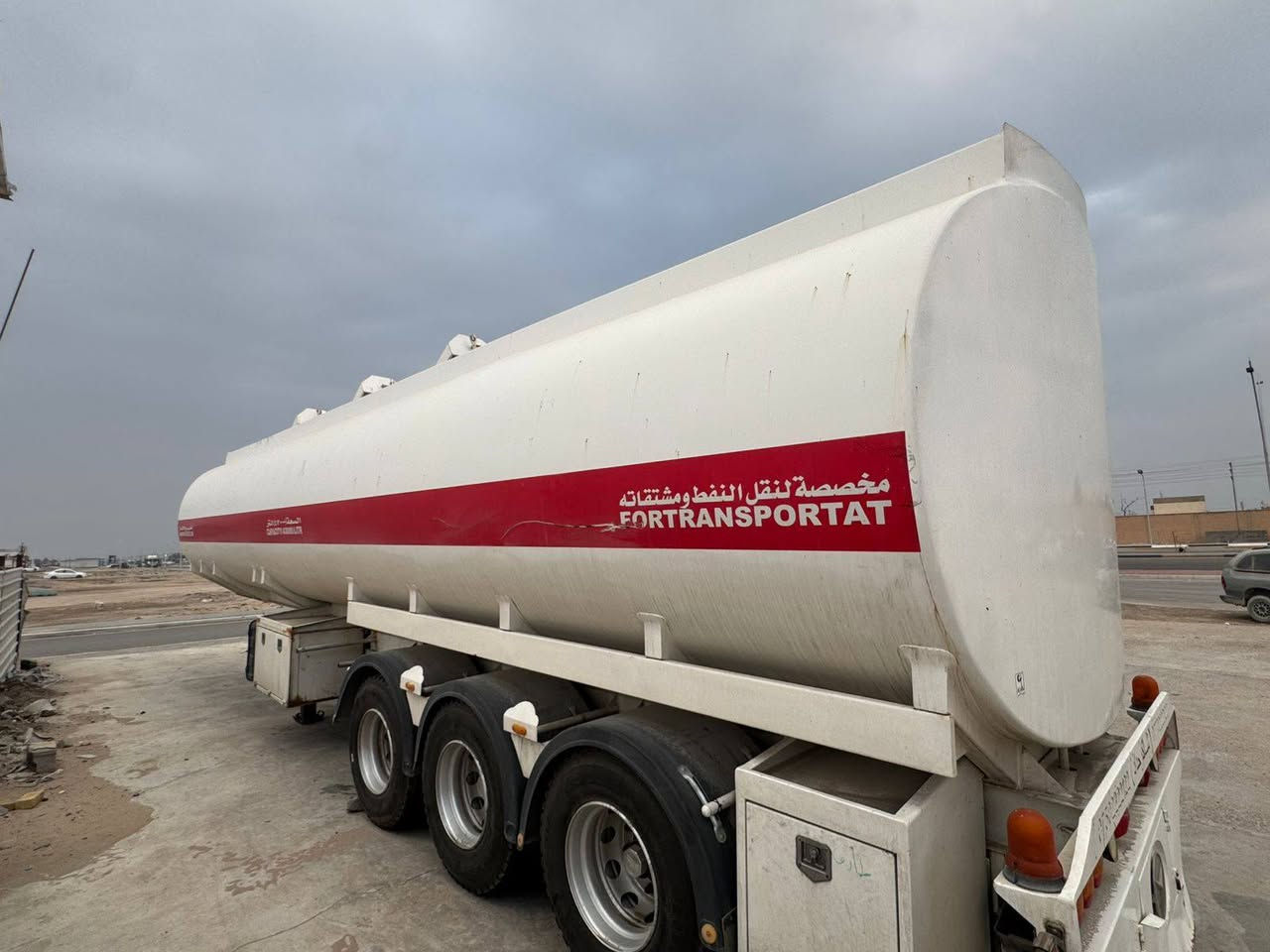 للبيع صهريج شاكر موديل ٢٥ زيرو حمولة  ٥٧ الف  السعر  ١٣٥ بي مجال  رقم ابو الصهريج  *********** البصرة, العراق
