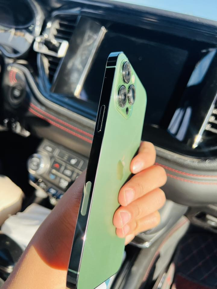 سلام عليكم أيفون 13برو ماكس ‏ لون مميز زيتوني
‏الذاكرة 256 البطارية 87 بلادي جهاز كله بلادي أخو الجديد معنى الكلمة نظافة 100% 100 شخط واحد ما أبي لون مميز جدا جديد معنى الكلمة المكان الناصرية المركز قرب شارع يا حسين شراء يجي خاص ***********￼
