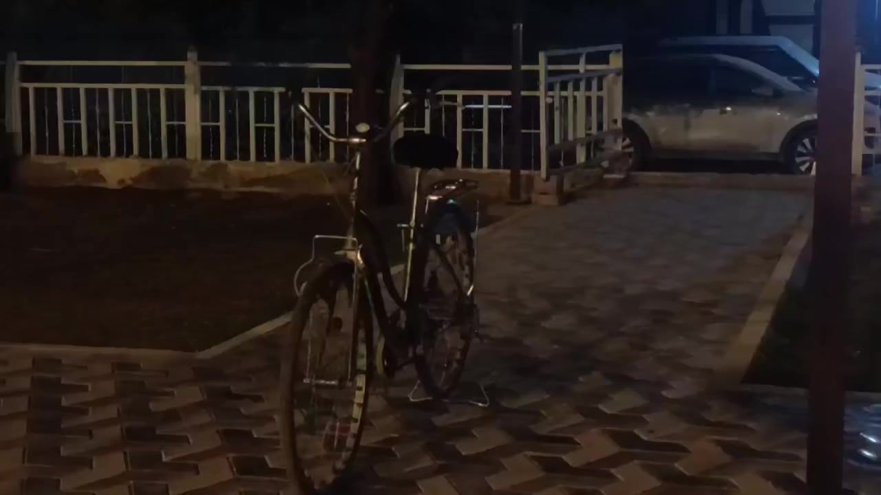 سلام عليكم بطه حجم ٢٦ لون زيتوني لماع سعرها ٩٠ و بي مجال لطيبين مكاني بغداد الامين الثانيه قرب جامع المحسن متواجد ٧ صباحاً لحد ٥ عصراً و هاذا رقمي ***********
