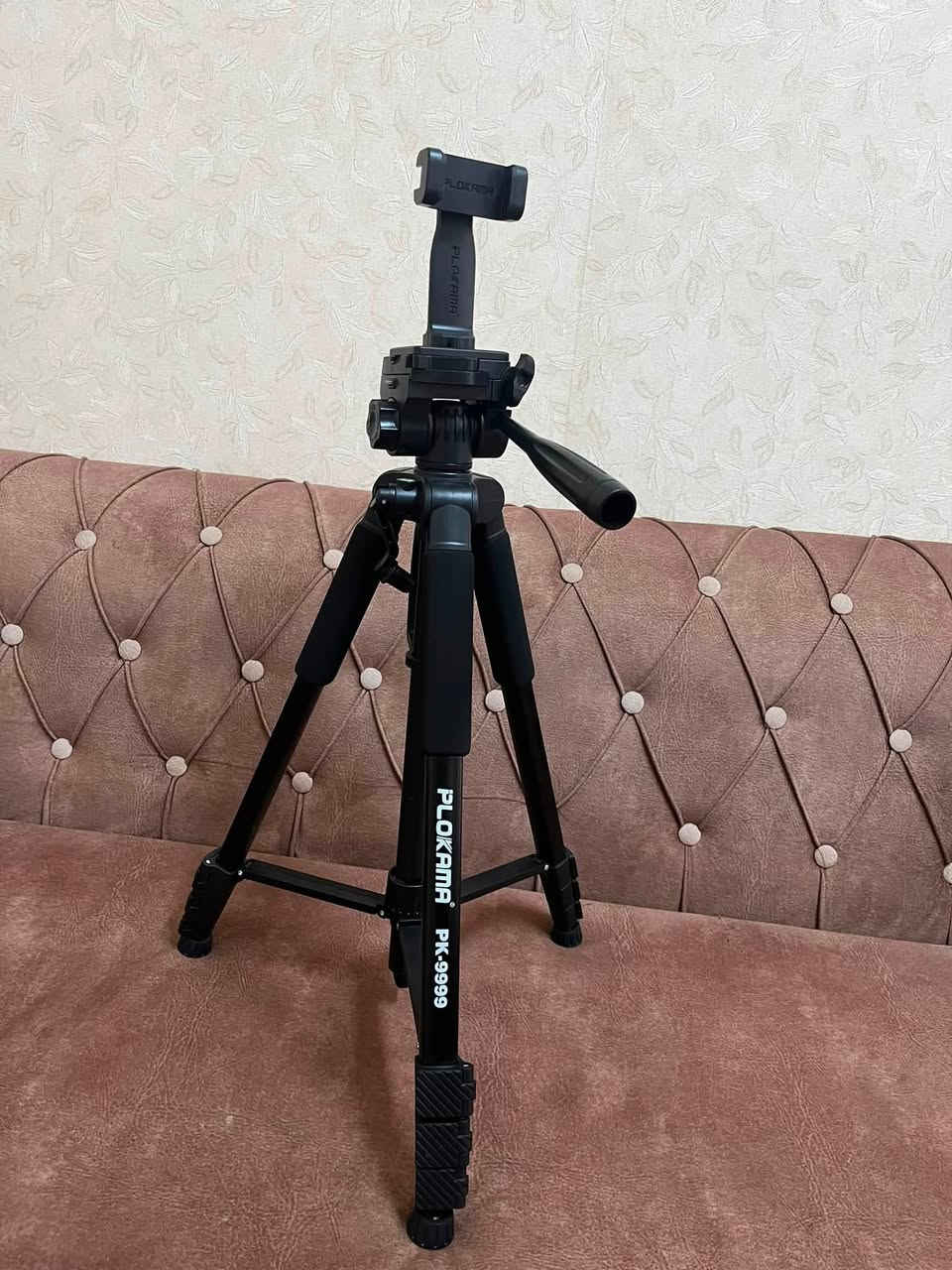 🎥 عدة صناعة محتوى كاملة للبيع – جاهزة للاستخدام 🔥
إذا بدك تبدأ بصناعة المحتوى أو تطور معداتك، هاي فرصة ممتازة.

📦 تشمل:
✅ ترايبود احترافي PLOKAMA 2.1M
✅ مايك لاسلكي F2 Type-C
✅ جيمبال TOKQI لتثبيت الفيديو
✅ حامل موبايل PLOKAMA
✅ جميع القطع بحالة ممتازة ومع العلب الأصلية.

الترايبود 2متر و10سم احترافي ثقيل نوعيه ممتازة

الجمبل ممتاز مابغالط امورو ميه بالميه

مناسبة لـ:
📱 تصوير الريلز والتيك توك
🎬 اليوتيوب وصناعة المحتوى
🎤 البودكاست والمقابلات
📸 التصوير الاحترافي بالموبايل

💯 الحالة ممتازة بالكرتونة وجاهزة للاستخدام مباشرة.

💰 السعر: (90 دينار كاملة)

📍الموقع: (عمان-صويلح)
📩 للاستفسار أو الشراء راسلني على الخاص.

او واتس اب 0797109598


**إذا كنت صاحب هذا الإعلان وتريد حذفه لأي سبب، رجاءا أرسل رسالة إلى الدعم الفني**