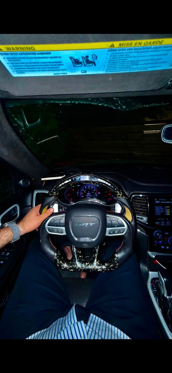 السلام عليكم
الموديل : 2020
الفئة : جيب اس ار تي Jeep / SRT/V8/ 6400 
العداد :33.000
رقم بغداد الجديد وهزة جديده ومابيها اي نقص واحلى من الصور 
مكان السيارة :  بغداد الغدير او السيديه 
المواصفات .
*  
* رادار امامي مع مانع تصادم . 
* نظام الاسطفاف الالي (اوتوپارك) . 
* نظام تحذير الخروج عن المسار . 
* دفع رباعي 4x4 . 
* فرش المقاعد من الجلد والشاموا . 
* دشبول جلد  . 
* صفي المقاعد الأمامية كهربائية .
* ذاكرة لحفظ وضعيات الجلوس ( كرسي السائق ميموري) . 
* صفي المقاعد الأمامية مع تبريد وتدفئة . 
* صف المقاعد الخلفية مع تدفئة . 
* انظمة القيادة على حلبات السباق  (رياضي) . 
* نقطة عمياء  ( رادار جانبي) .
* ويل SRT  اكبر حجم قياس 20 انج .
* مقود  (ستيرن) السائق كهربائي . 
* تدفئة ستيرن . 
* سقف بانوراما .
* شاشه كبيرة 
* مصابيح امامية زنون . 
* المصابيح الأمامية مع LED لايت . 
*مصابيح خلفيه (بك لايت)  لد
* كشافات ضباب بروجكتر زنون . 
* سقف المقصورة مغلف بالشاموا . 
* تشغيل عن بعد .
* صندوق كهربائي .
* حساسات أمامية اصليه تظهر في الدشبول . 
* حساسات خلفية اصليه تظهر في الدشبول  .
* كاميرا خلفية اصليه دواره  .
* بخاخ ماء لتنظيف المصابيح الامامية (زراك لايت) .
* مرايا متحسسه للضوء العالي . 
* بلوتوث تلفون . 
* محدد سرعة  ( كروز سرعه ). 
*  رادار خلفي نظام بريك اوتماتيكي ( Auto Break System ) .
*ايرباكات عدد ١٢ 
*نظام صعود مرتفعات
*نظام تزحلق 
*نظام معرفة ضغط الاطارات
*نظام اقتصاد بالوقود eco
*نظام مكابح  EBD
وعليها درگة فورجد RPM
لايتات اوركال متغير ومنظومة زينون
.مفرغة وعليها برمجة مصطفى ايكل
حادث السياره قطعتين جاملغ وباب سايق سطحي  ومبدلات لون ماكو اي قطرة صبغ بالسياره وسونار موجود 
للبيع او مراوس السعر  : 31.300$ وبيها مجال بسيط 
.
للاستفسار الاتصال على هذا الرقم : 
*********** واتساب
