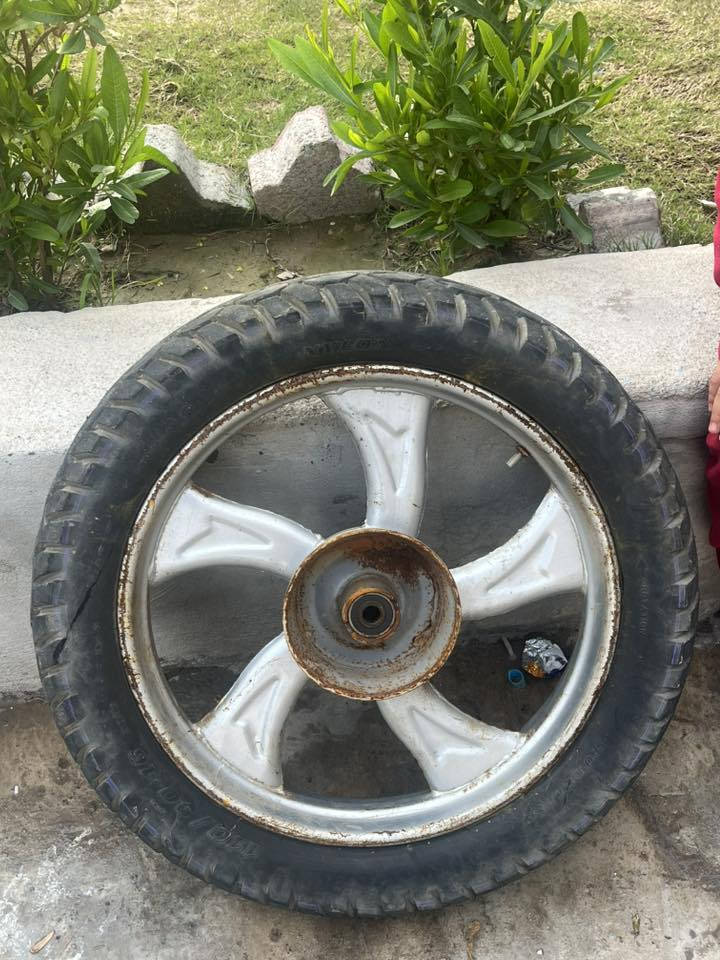 تاير و ويل للبيع كلشي مابيهن كدام عينك قيم واخذ  مكاني حجاج مقابيل المحطه مال حجاج واتساب ***********
