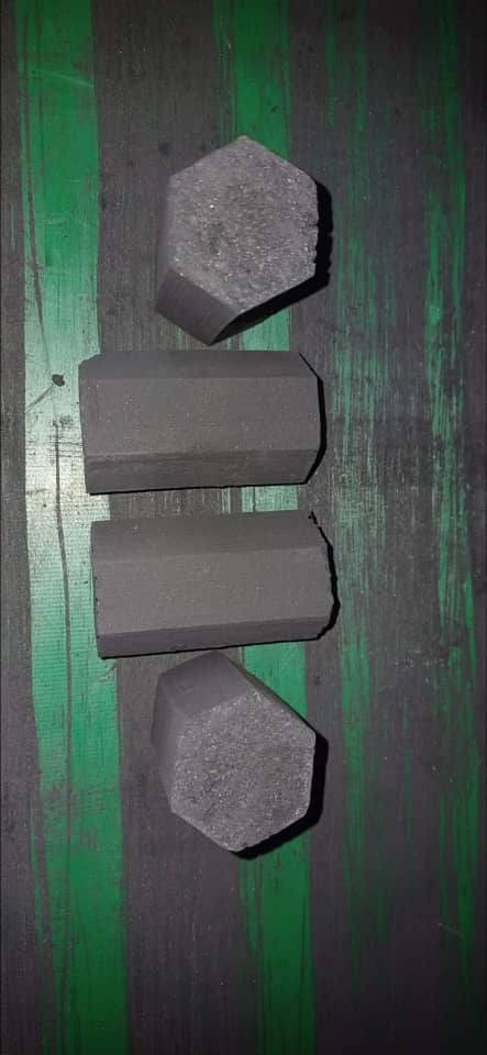 فحم ايراني اصلي شرط الفحص  10 كيلو  توصيل لجميع المحافظات العراق  للحجز واتساب ***********
