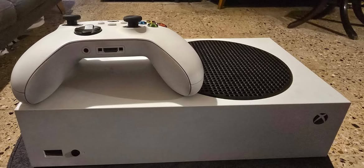 للبيع Xbox Series S
✅ الحالة: نظيف ويعمل بكفاءة 100%
✅ تاريخ التصنيع: 16/08/2023
✅ مع اليد الأصلية + سلك الكهرباء + سلك HDMI
✅ لا توجد أي مشاكل أو أعطال، جاهز للتجربة.

للاستفسار أو التواصل الاتصال على الرقم ***********
