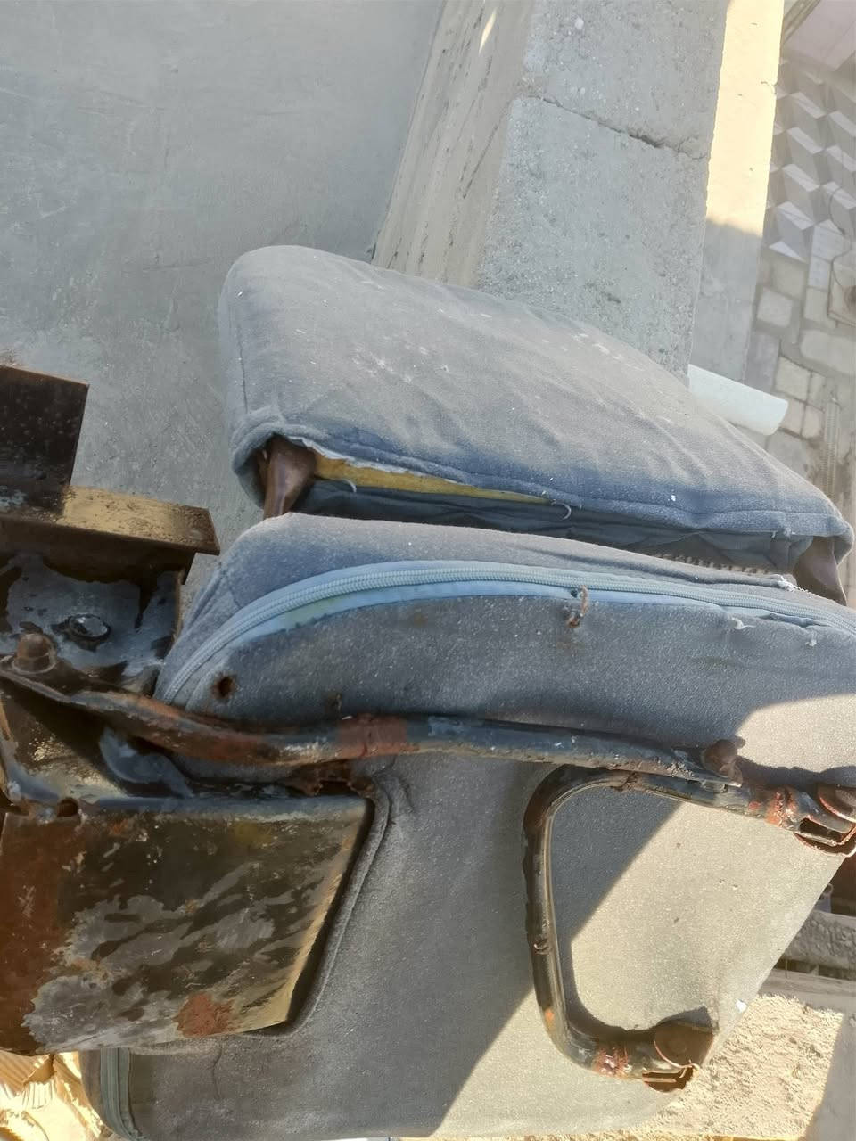 السلام عليكم عندي كرسي قلابي للبيع
هايس السعر 85 بيها مجال العنوان بصره سجن حمدان 
الرقم *********** واتساب
