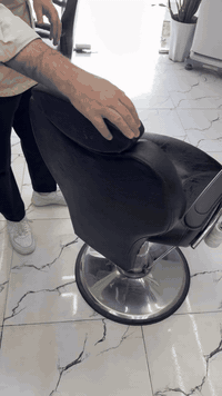 السلام عليكم كراسي حلاقة عدد ٤ للبيع ثنين بثنين عنوان بغداد للاستفسار ***********
