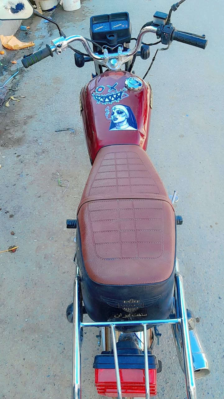 تايكر موديل ٢٣ مكينه بلاد برغي ممدود عليها شرط ممفتوحه كلها شغاله مناقصها كلشي ورقه كورتونيه اصليه دراجه عدله السعر ٥٥٠ المكان ديالى بعقوبه الهويدر ***********
