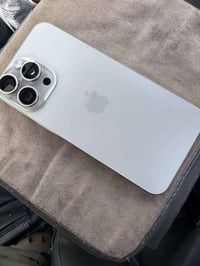 آيفون ١٥ برو ماكس • ٢٥٦ • بطارية ٨٨