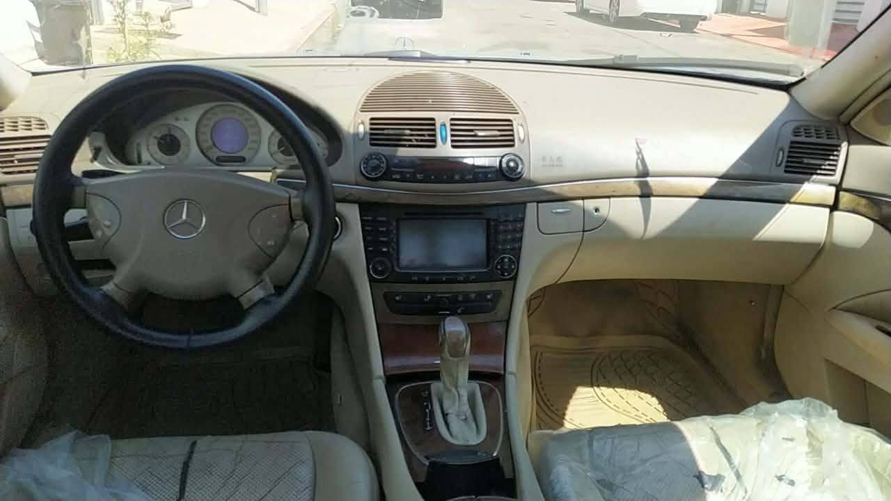 مارسیدس گێڕ ئۆتۆماتیک
مەنەفەفێستی داخل بونی لە گەڵە
مکینەو گێڕی بێ عیبە 
بێ دەعمو لێدراو
نرخی 47گڵاو تۆزێ معاملە
شوێن کەلار
***********
