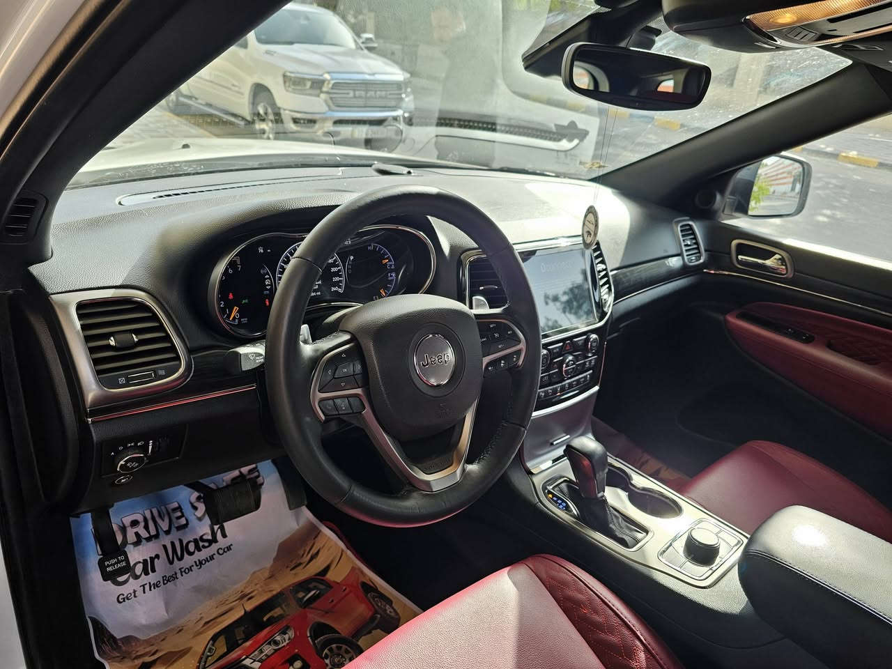 السلام عليكم للبيع جيب كراند شيروكي موديل 2022 خليجي وكالة هارلم S كامل مواصفات رادار امامي داخل احمر السياره بحالة الوكاله مغلفه PPF ماشيه قليل رقم بغداد بأسمي السعر 335 للستفسار الاتصال ***********
