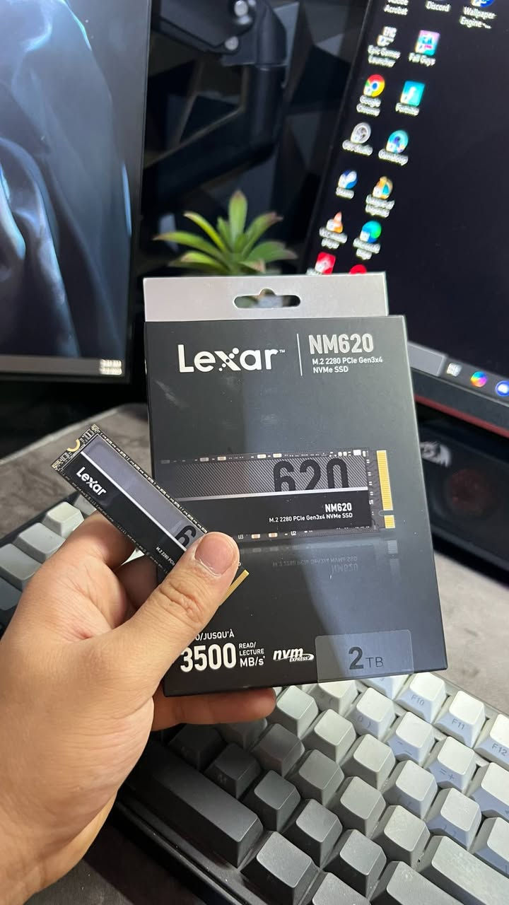 سلام عليكم شباب حاسبه للبيع كامله مكاني حي العامل بغداد نقصه بس يوبياس قوي اني انطيك واحد بس ميتحمله ماوس لوجتك وسماعه هايبر إكس جيل ثاني وكيبورد وميز ومعليكم بسعر الصور
شاشه تو كي اربيجي من الضهر 
***********
الكيس 

Core I9 13gen

Rtx 3090 32 gb

Ram 32 

Power 1000 

SSD 2t 

Bord z790
