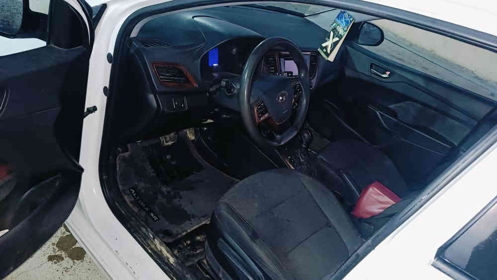 السلام عليكم 
للبيع اكسنت 2019 
امريكي كيرو مكينه بشرط 
قطعه واحد صبغ 
سعر 128 بيها مجال 
رقمها انجليزي سانويه عظم 
شرط الوكاله والتحويل 
كربونها موجود سياره جاهزه 
مكان السياره موصل سهل نينوى معارض برطله بانوراما 
للاستفسار 
***********
***********
