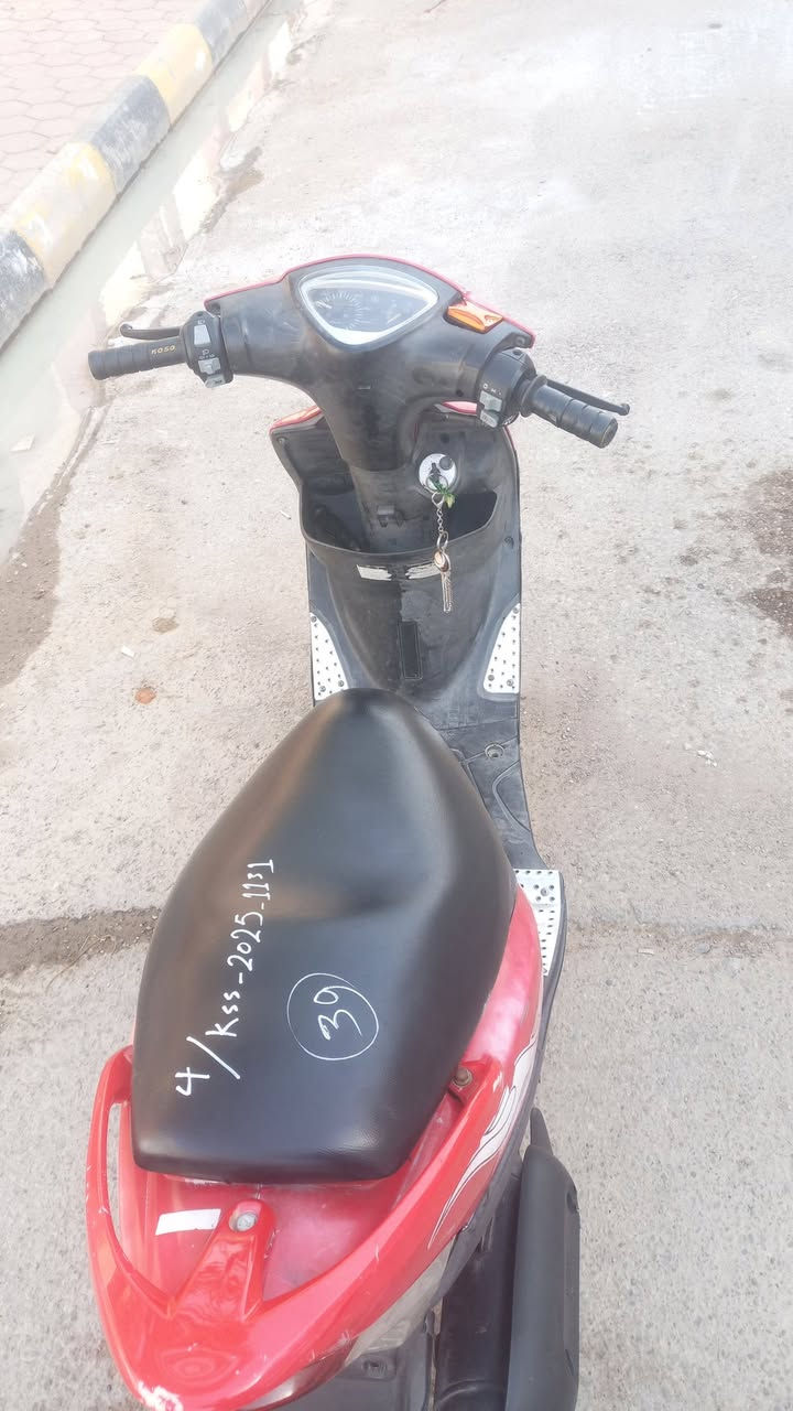 سلام عليكم دراجه ماكس مثل ماتشوف خير من الله من تاير للتاير كلها بلادي مابيها شي تجاري كلشي شغال كهربائيات  بيها كلج امامي رياضي دراجه مال واحد ميطلع معتني بيها العنوان كوت الاستفسار اكثر ***********‪ عندي واتساب
