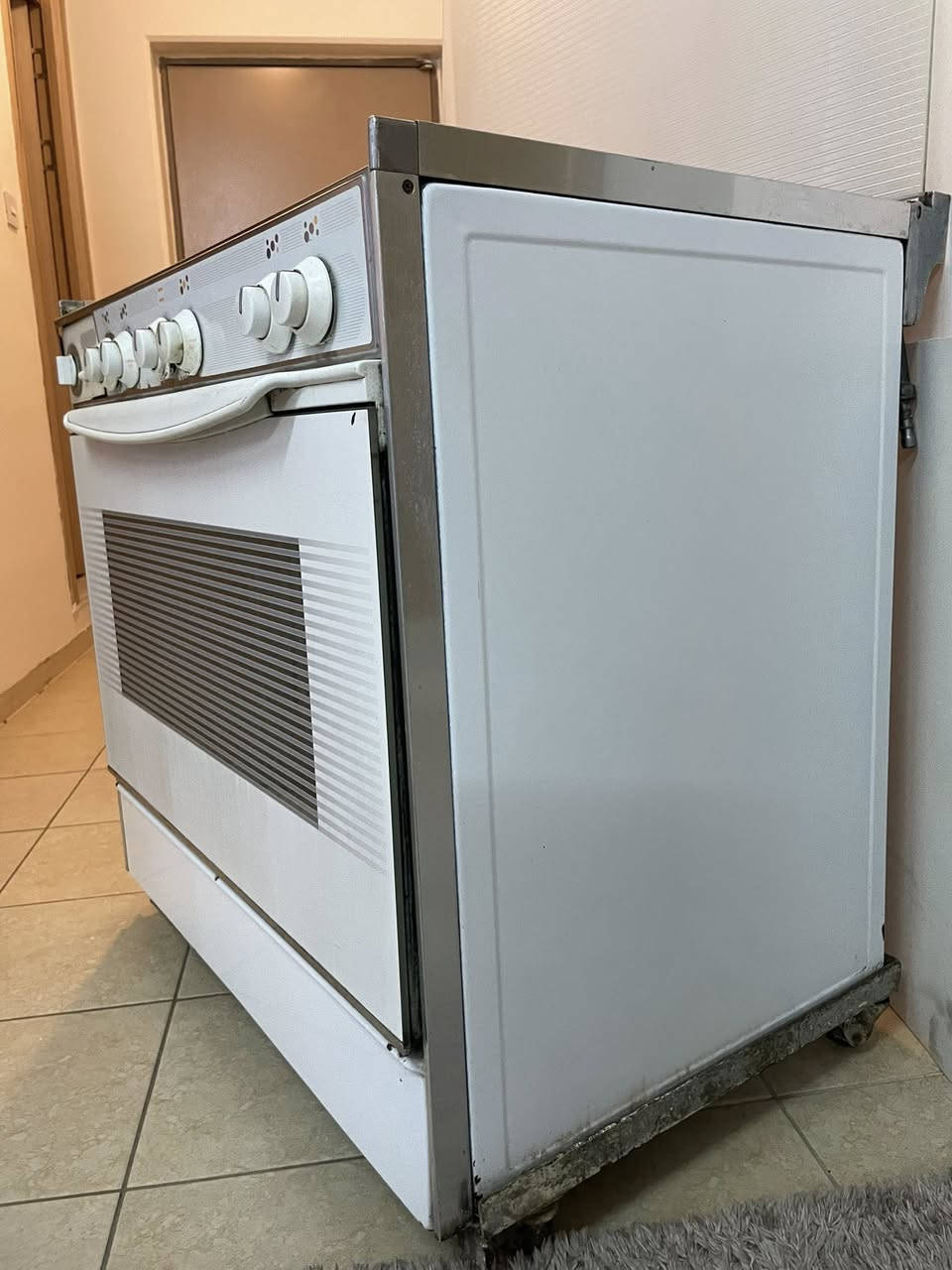 طباخ 5 عيوني
عشتار الاصلي شغال شرط نار زرقاء 
السعر 250 ألف 
مكاني مجمع بسماية.


**إذا كنت صاحب هذا الإعلان وتريد حذفه لأي سبب، رجاءا أرسل رسالة إلى الدعم الفني**