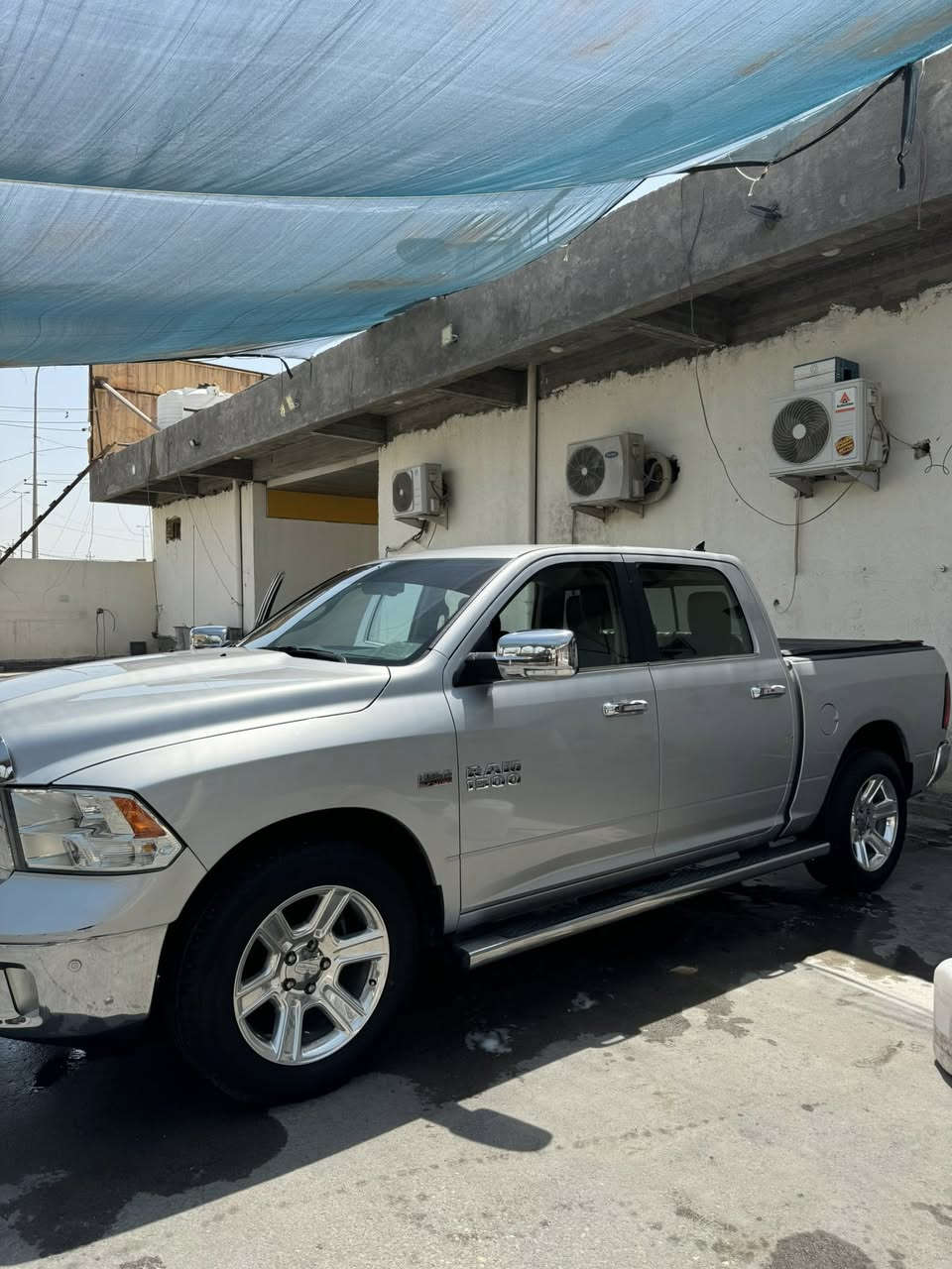يالله السلام عليكم
دوج رام 2017/2018 لونك ستار وارد امريكي

Dodge Ram long star ⭐️￼ 2017/2018 5.7 V8
للبيع المستعجل جداً السيارة جانيه والدي كلشي بشرط افحص وين مايعجبك مكينه حداديه بدي كلين تايتل تخم تاير دلوب

المواصفات :
بدي كصير باب طويل
شاشه وسطيه كبيره
رادار امامي خلفي
مري شفط
الفرس يكون متصل بلدشبول 
ويل كروم بلادي
عداد ديجتال
تشغيل ريمونت
دفع خلفي
ممشى قليل 
فوووول السياره فقط فتحه مابيها
للبيع المستعجل التواصل رقم *********** مكان السياره ناصريه
