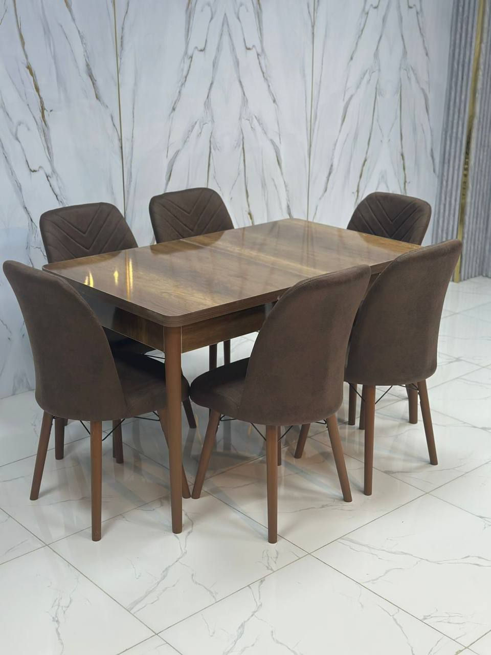 ميز طعام ارجل خشب سطح خشب سلايد

تركي

6 كرسي 80 في 130
 ينفتح السلايد يصير 160 او 170 سم
#يوجد خدمة توصيل بغداد وجميع  المحافظات 🚚🚛

شركة 1 🌸🦋


**إذا كنت صاحب هذا الإعلان وتريد حذفه لأي سبب، رجاءا أرسل رسالة إلى الدعم الفني**