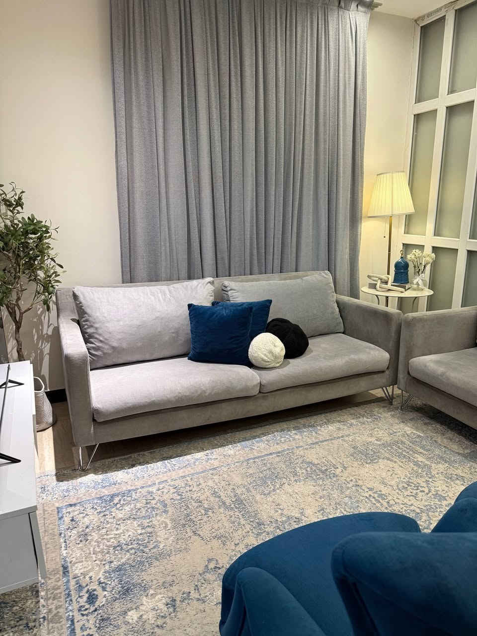 تخم قنفات تركي ٧ مقاعد نظافة ٩٠٪؜ (يوجد عيب موضح في احدى الصور) السعر المطلوب ٦٠٠ الف…العنوان بغداد/الشالجية/خلف جامع  براثاا
***********
