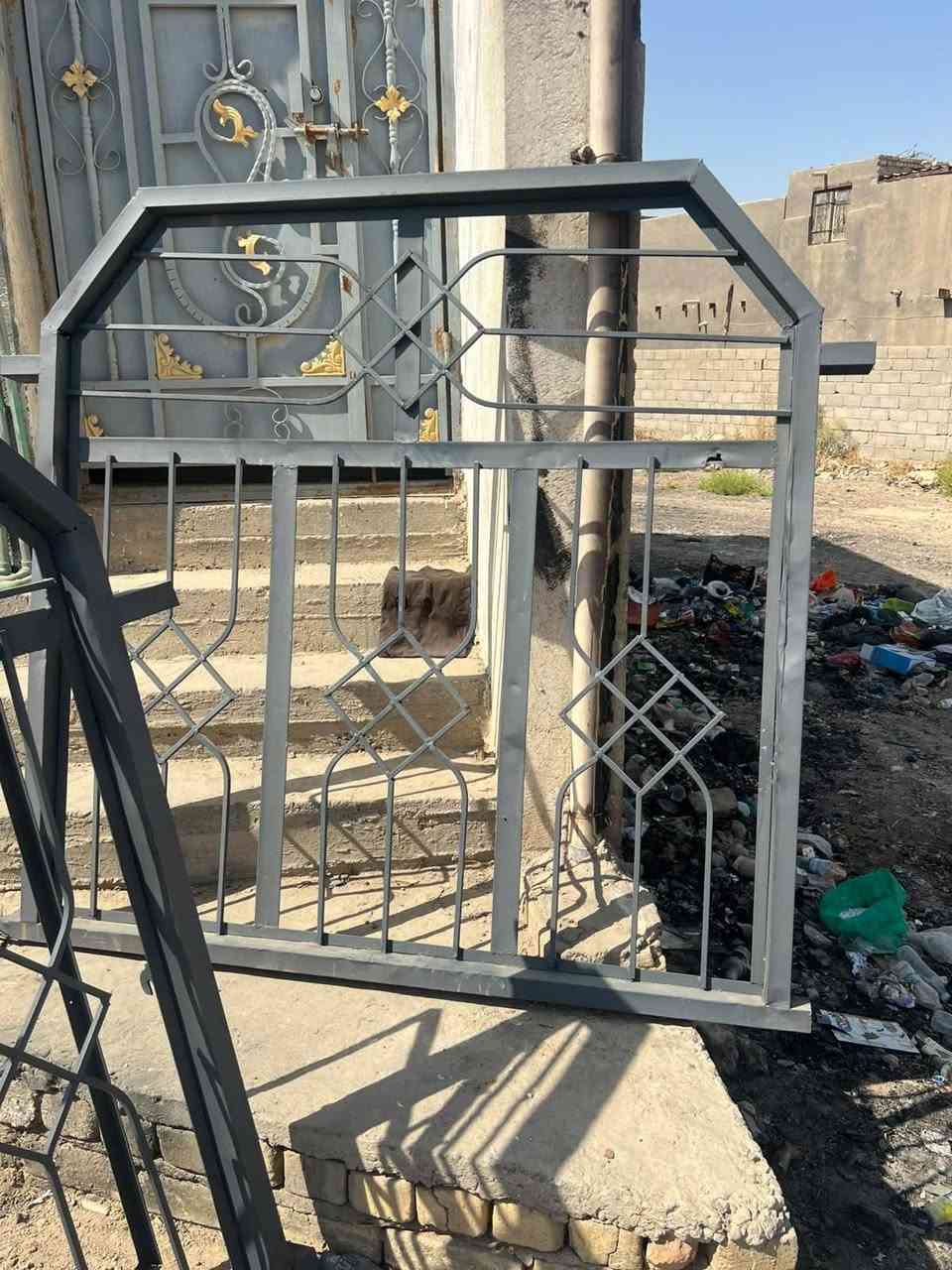 شبابيك مستخدم ال بيع عدد 4 
***********

