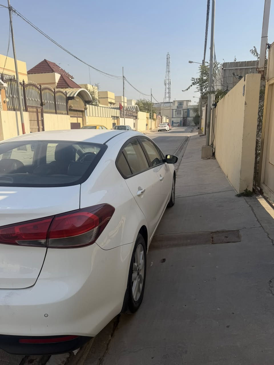 السلام عليكم سيراتو موديل ١٧ رقم اربيل فول لفول بصمه جلد بيجي أشاره ترحيب كأمره حساس امامي خلفي اصلي مو شد خمس تجاوي محرك ١٦٠٠ سياره كفاله ما عده كرتين واحد بقبق الصندوك واحد باب سايق لباقي كفاله ماشيه ١٢٥ الف حقيقي لبصمه الثانيه ما مستعمله السعر ١٤٥ وبيهه مجال قليل الاتصال *********** مكان سياره نجف قريه الغدير
