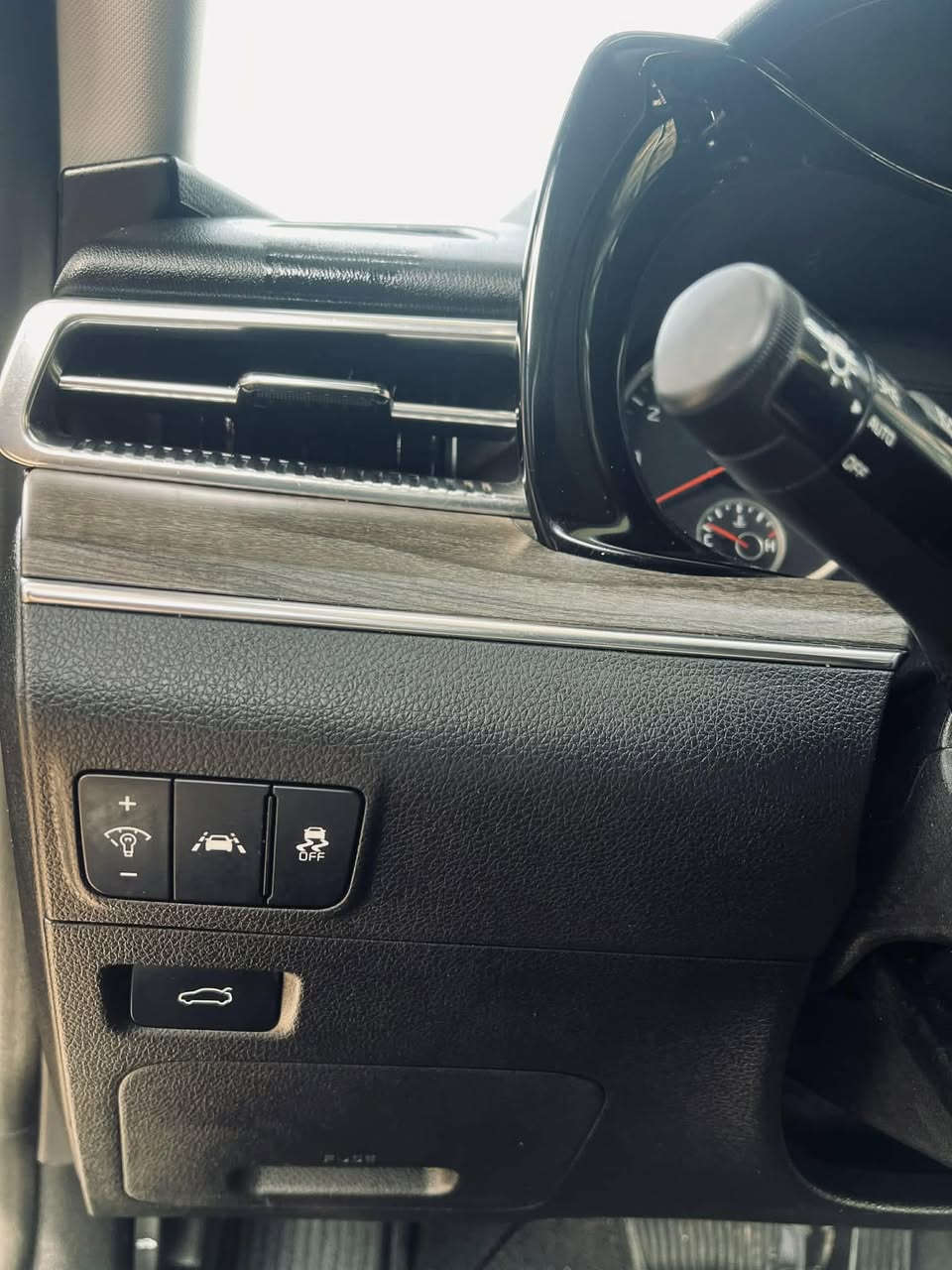 EX.     K5
موديل 22
حادث البنيد فقط بدون ايرباك حته الدعاميه نفسه وبدون دواخل
مكينة 1600 تيربو
رقم اربيل اريد تحويل او وكاله
فول السيارة للاخير
5 كامرات 
كشنات جلد تدفئه وتبريد
كشنات خزن
سستم صوت
كراسي كهرباء
شاحن لاسلكي
بنراما
وبعد بيها هواي مواصفات ما يحتاج اذكرهن
مراوس بجارجر 
مكاني نجف

‭0783 832 4260‬
