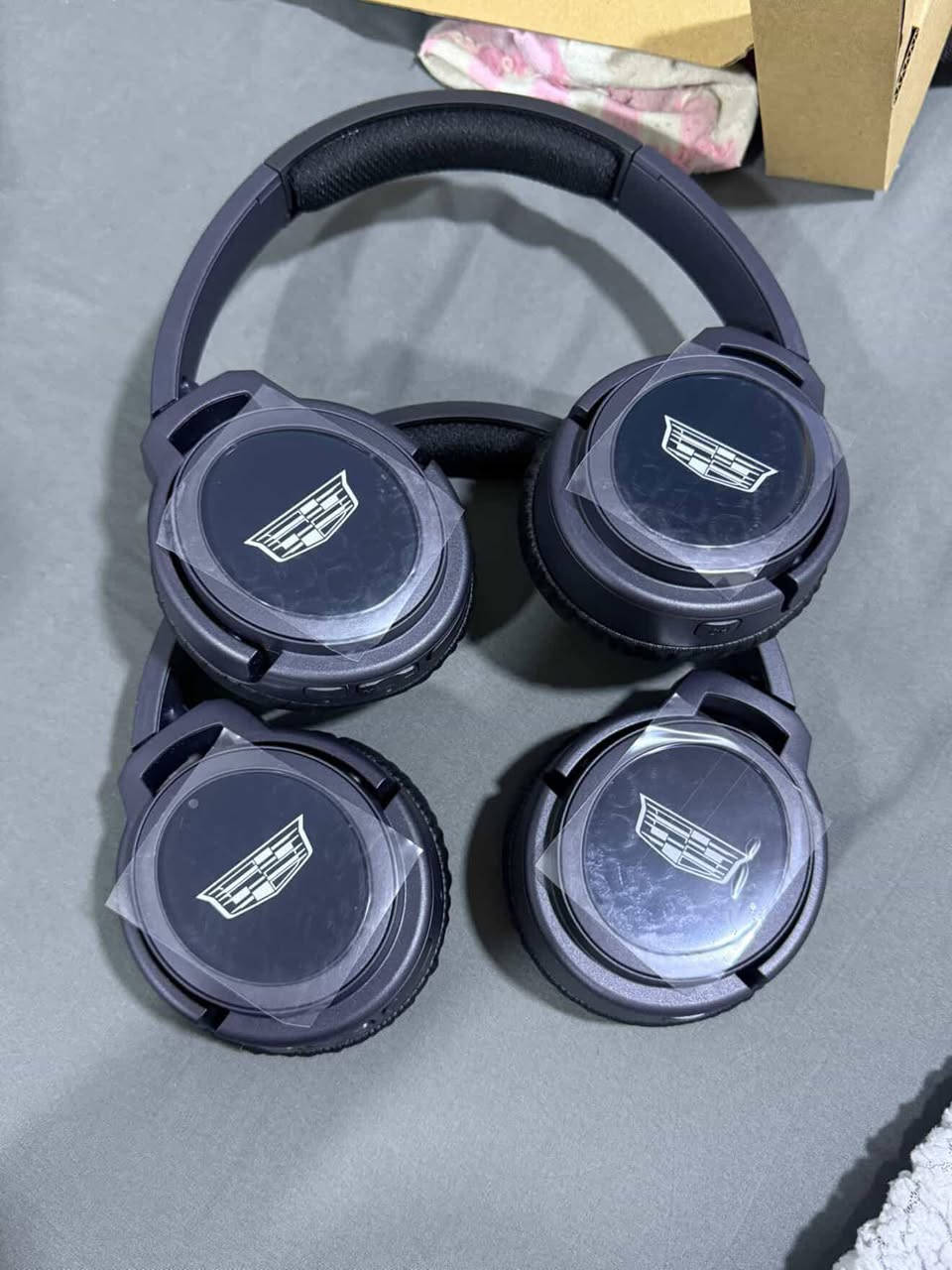 سمعات (كار لوگو هيدفونس) سمعات اصليه والباركود مالتهن موجود للبيع تفاصيل خاص او رقم موبايل ***********
