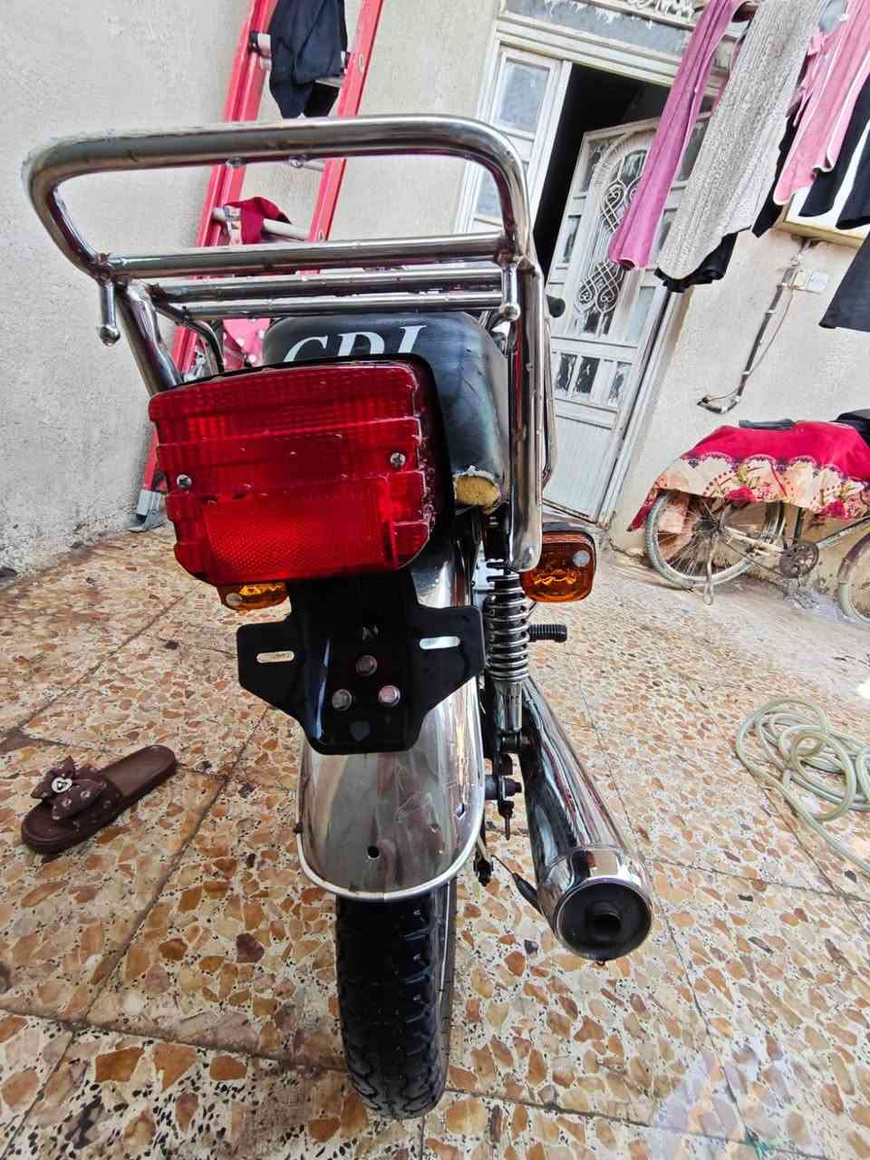 سلام عليكم دراجة للبيع نامه بدون مكفول عشائرين بس باتري تشتغل كهربائيت السعر 550      ***********
