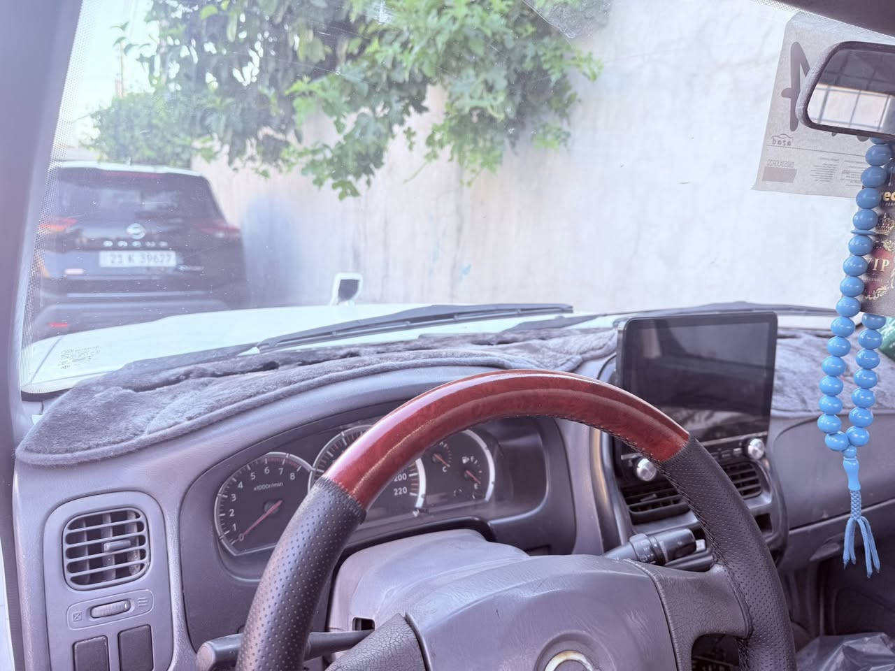 nissan tak dabll aksl 2002
كامل پێشی گۆراوه‌ به‌ 2008  ی پارچه‌ ی بیلاد بۆ جوانیی 

سه‌یاره‌كه‌ یه‌ك په‌له‌ بۆیاخی‌ هه‌یه‌ له‌ چه‌مه‌لۆغی دواوه‌ له‌سه‌ر هه‌لدانی بۆیاخ 
ته‌برید ی ساردو گه‌رم به‌شه‌رته‌ 

هه‌موو گیانی به‌ شه‌رته‌ گئر مه‌كینه‌ ئه‌كسل 

چوار تایه‌ی ATLAS لۆكی له‌سه‌ره‌ تازه‌ گۆراوه‌ 

سه‌نه‌وی تا 2028 تازه‌یه‌ 

سه‌یاره‌كه‌ له‌  (سیدسادقه‌ )

 

تكایه‌ مشته‌ری نیت چات مه‌كه‌ له‌گه‌ل رێزم هه‌موو شتیكم نوسیوه‌ ❤️ ***********
