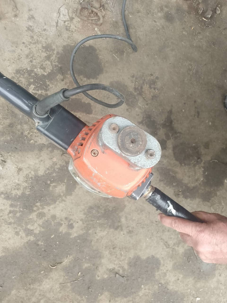 للبيع دريل نظيف ما بي اي تصليح متروك من أيام زمان الماني الموصل السعر 250 الف اكو توصيل وات ساب *********** ***********
