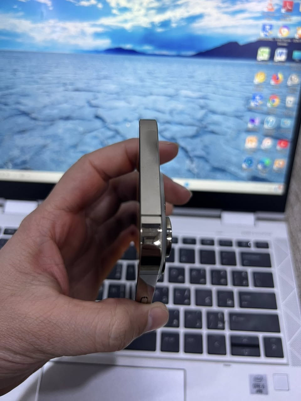 14 برو (( فقط برو )) 
ذاكره 128 
نموذج M تك سيم 
شرق أوسط 
مبدل بطاريه وظهر. 
حيل نظيف 
سعر الجهاز 560 الف 
شراي خاص او اتصل 
*********** 
***********
