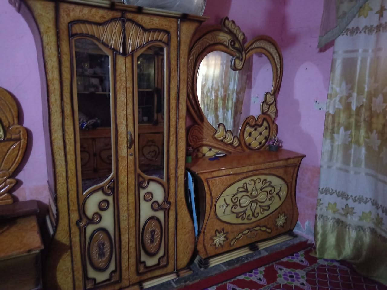 غرفه نجاره مستعمل لبيع نضيفه اي اضرار مابيه صبغ الوان شراي مراسله اوتصال مكان سماوه ***********(***********

