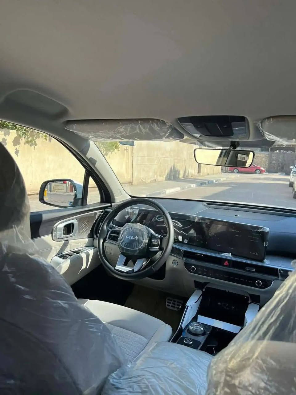 ماشيه 54  بوضع الشركه
وبيها ضمان الشركه سورنتو 2024 
محرك 6 سلندر 
كير ماوس 
داتوشو
حساسات
كراسي خلفيه كهربائي 
كراسي كهرباء 
جنطة كهرباء 
بصمة وتشغيل عن بعد
شاشة متصلة تعمل بنظام بلي كار نفيكيشن
انارة ليزرية داخلية متغيرة الالوان 
اللايت عالي ناصي زنون 
لد نهاري ليزري امامي 
بك لايت ليزري LED
هندبريك دكمة 
اوتو هولد 
درايف مود
مانع انزلاق
مساعد منحدرات
شحن وايرليس بلوتوث 
تحكمات ستيرن فول 
حساسات امامي خلفي 
كامرة دوارة
تبريد 3 قطع مع تحكم منفصل للخلف 

السيارة استيراد الشركة الدولية لوكالة كيا 
ضمان 5 سنوات 

السعر 315 وبيها مجال للطيبين 
  
*********** واتساب

مكانها سماوه
