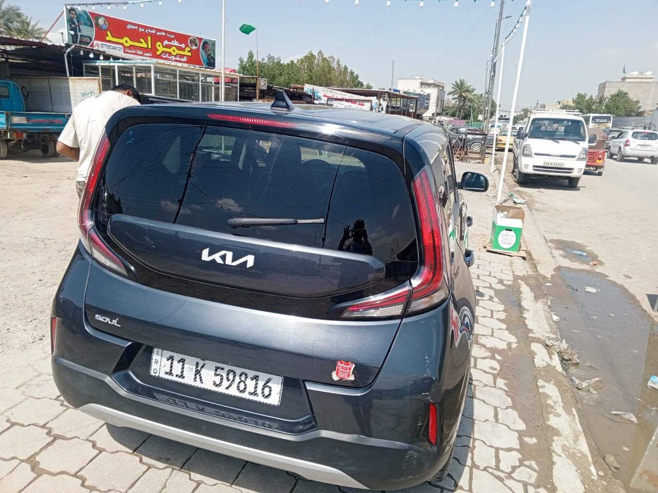 السلام عليكم 
صول موديل ٢٠٢٥ تحويل بنفس اليوم 
السياره فول مواصفات عدا الفتحه 
 بنيد مبدل بلادي ومكفوله من الضربه كير ومحرك بل كارتون السياره كلش حلوه السعر ١٧٠ ورقه وبيها مجال حك الجيه 
متواجد ع واتساب او اتصال ممتواجد ع فيس 
الرقم *********** اتصل واني خادم
