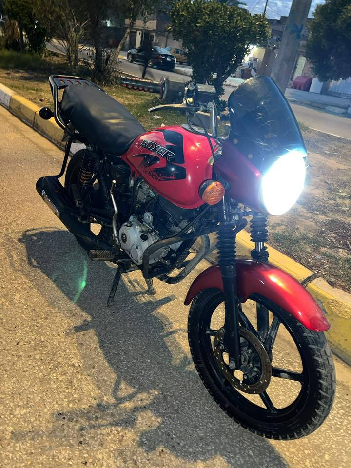 سلام عليكم بوكسر للبيع كربلاء حي العسكري  دراجه نظيفه مدديل 22اوراق اصولي ما ناقصه شي سعر مليون 150وبيه مجال ***********
