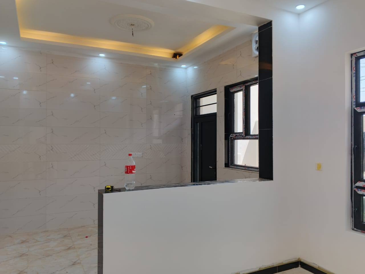 دار للبيع تكريت الديوم 
منطقة التوحيد قرب المدارس 
مساحه ١٠٠م ١٠ × ١٠ 
طابقين ٣غرف 
استقبال * مطبخ 
مجاميع صحية عدد ٣
سحب مغربي
#الاستفسار والاتصال 
***********
***********
#مكتب أرض الأحلام للعقار #تكريت #شارع #الأربعين #قرب #فندق #بلازا #نستقبل #عروضكم #بيع وشراء #الاراضي #والدور #السكنية #وتجاريه في #تكريت #وجميع #محافظات #العراق
